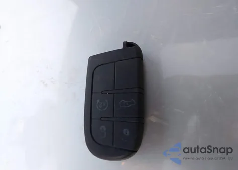 2015 Jeep Grand Cherokee Altitude z USA, uszkodzony, nr VIN 1C4RJFAG2FC102703